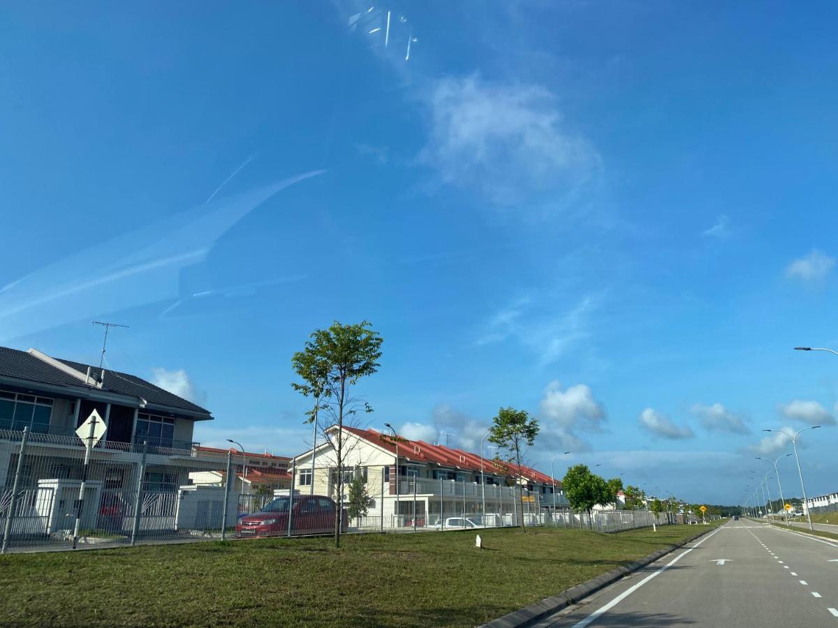 Desaru Happy Guest House D Exterior photo